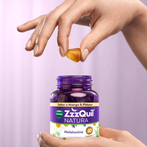 ZZZQUIL NATURA 60 GUMMIES SABOR MANGO & PLATANO