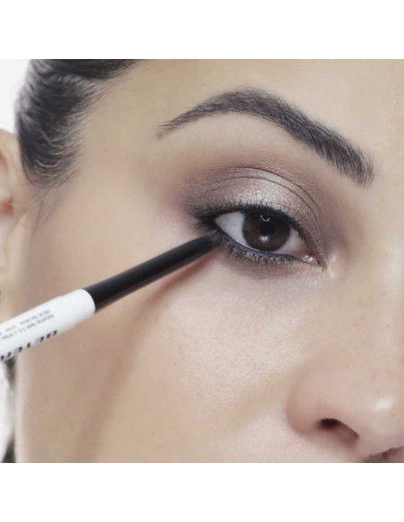 Eyeliner con difuminador. Efecto terciopelo
